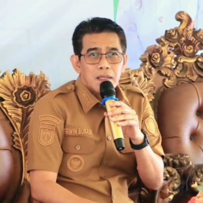 Bupati Erwin Burase Buka Sosialisasi PIK-R dan Kukuhkan Ayah Bunda Genre di Wilayah Eks Parigi