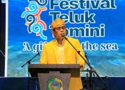 Bupati Parigi Moutong Tutup Festival Teluk Tomini 2025, Bacakan Sambutan Gubernur Sulawesi Tengah